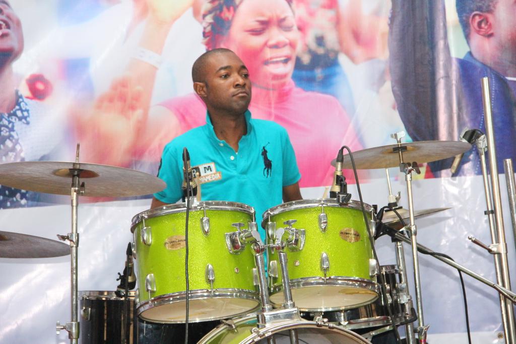 Yettybase's tweet photo. @RhemaChapelRccg #12hourspraisealtar @Olumyday @juwongab @RCCGworldwide http://t.co/RyiUQl4bli