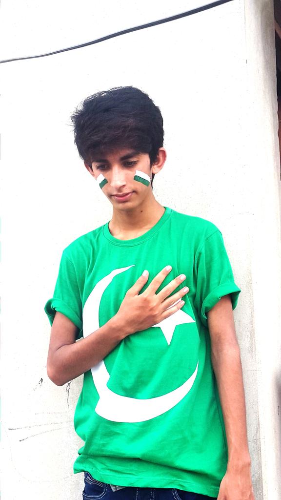 hasnatbs's tweet photo. @faysalquraishi on independence day http://t.co/hE4paHsMkv
