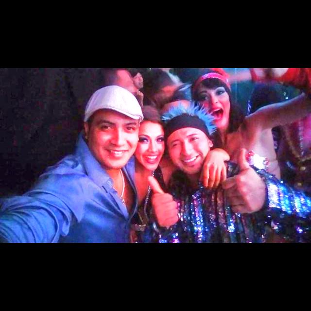 FuerzaZumba's tweet photo. @DeklanGuzman @MaloryVargas2  más que felices por el apoyo de todos ustedes y de este equipo  maravilloso!! http://t.co/kIRilsVNn9