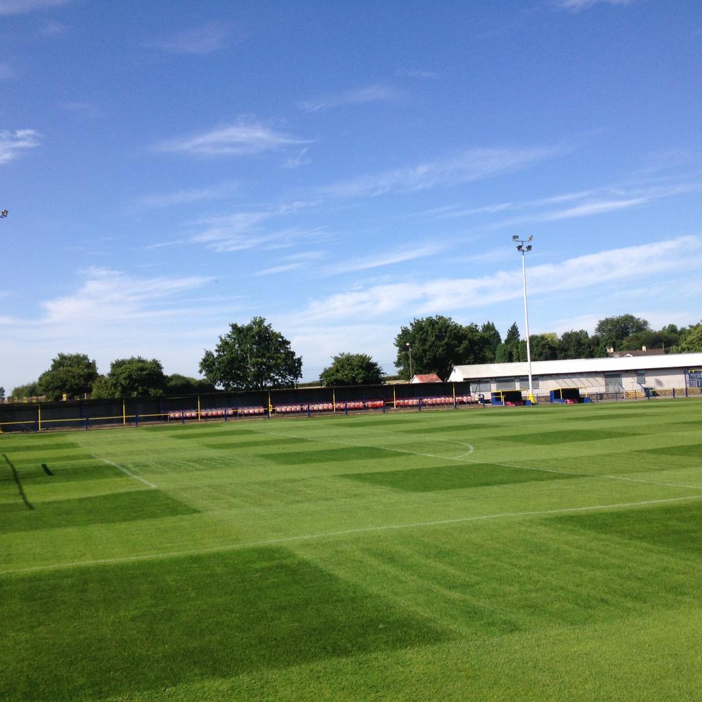 ben_kay8's tweet photo. Pitch done for the u18s game v @WD_CFC #squares#lines#circles @AshtonAthU16s @AshtonAthletic http://t.co/gkG0lBdYYy
