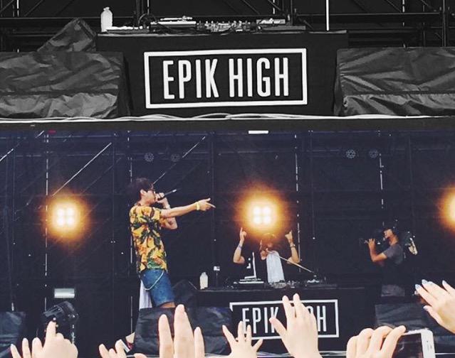 icaruswalksnet's tweet photo. 150816 #EPIKHIGH @ #SUMMERSONIC2015 cr: hicale_bible, wearepecas, 510mnm, letangerine via IG http://t.co/1UcuhPk0G0
