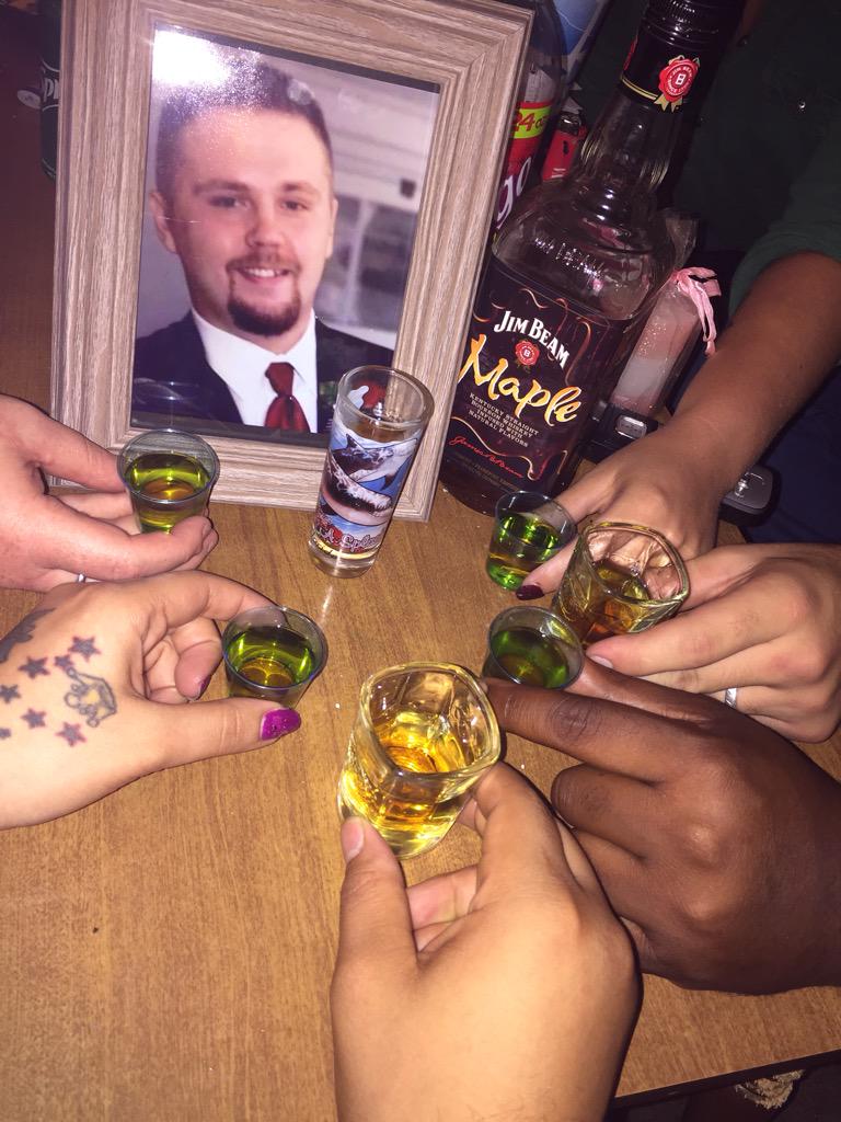 NinjetteTurtle's tweet photo. @Korn my very best friend, who was also your biggest fan passed away. #RIPBrandonBrumley 😭💔 http://t.co/OzbUdjB6iE
