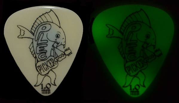 PlecPicker's tweet image. Please Retweet If You Like Guitar Picks. PlecPicker.com. Black, White or Glowing?
