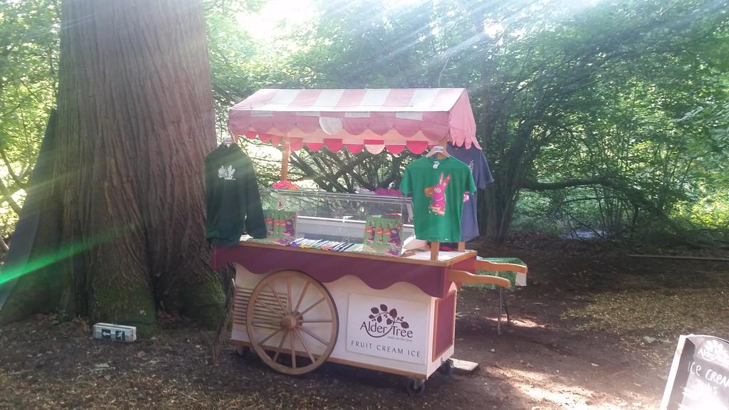 chessward1's tweet photo. It's a lovely day in the woods way not grab a ice cream @red_rose_chain #amsnd http://t.co/aot4AeFXSL