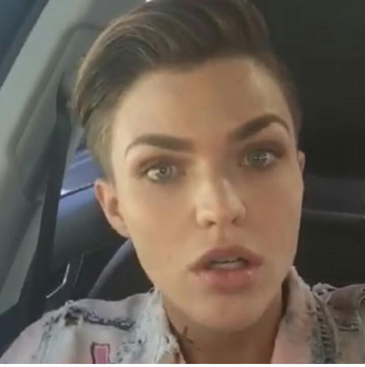 Stella_Carlin's tweet photo. Sunday!!! Enjoy your day!! Kisses #rubyrose #teamstella #chaplin #vauselin @JaikopB @aut_speedy @rubyrosedivine http://t.co/NJsny1UgH3