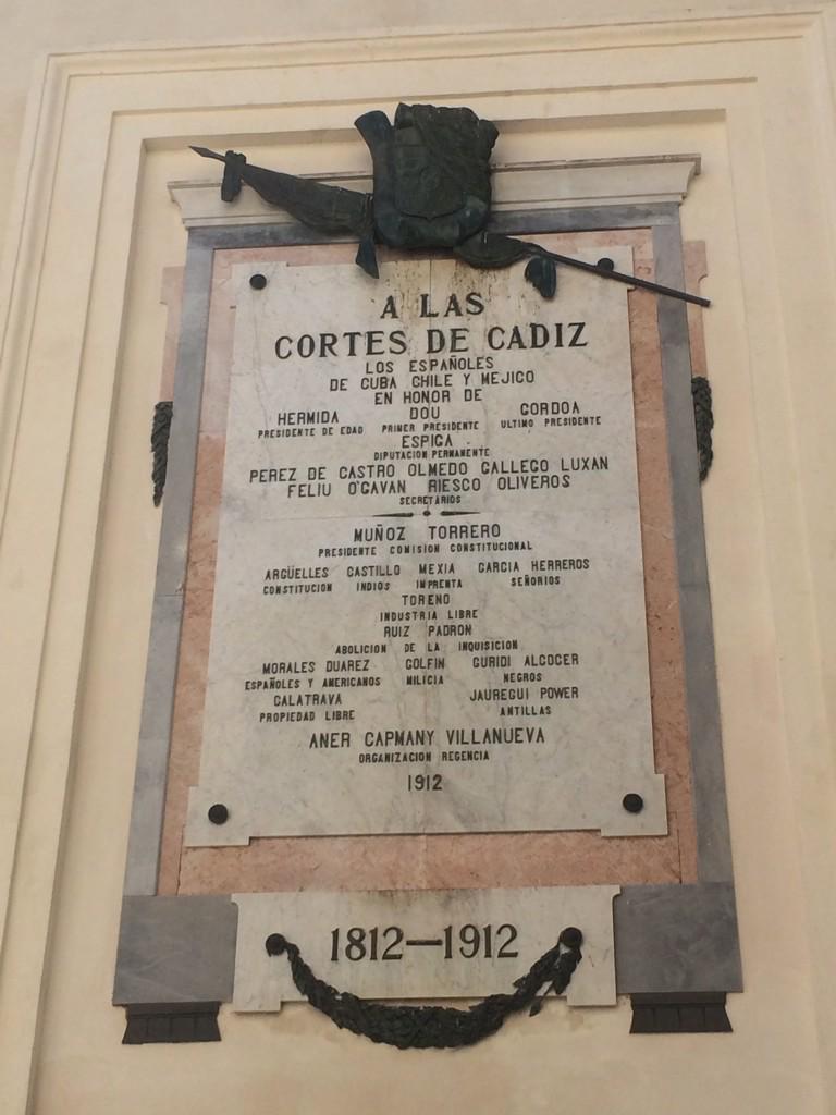 Albert_Rivera's tweet photo. Hay pocas cosas más bonitas que una mañana callejeando la cuna de las libertades en España. #Cadiz #1812 http://t.co/E3ZWbvcXSD
