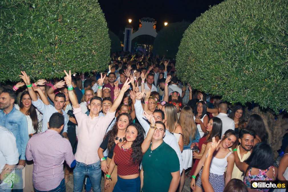 ¡Así lo pasemos en @EL_TESORILLO_LC este viernes! Gracias Cádiz!