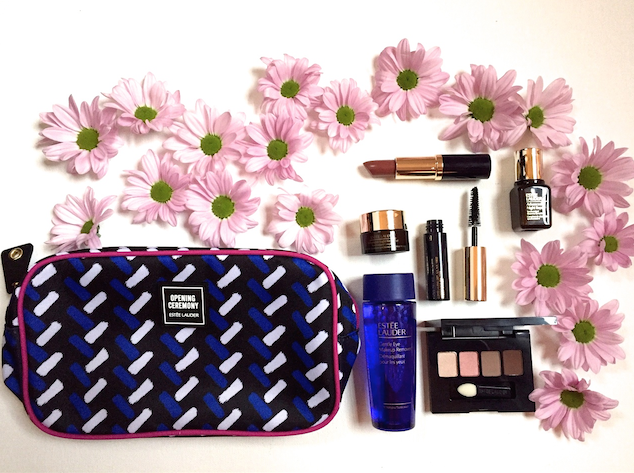 The Sunday giveaway! I have 1 more Lauder GWP set to give away! To enter, RT &amp; follow <a href="/davelackie/">dave lackie</a> #laudergwp