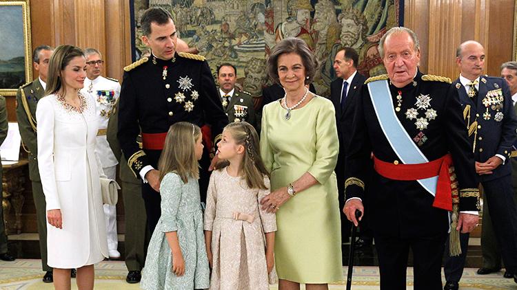 Monarquía española, porque los pobres también merecemos caprichos caros #BlogsRT @PreteritoYa es.rt.com/3x9d