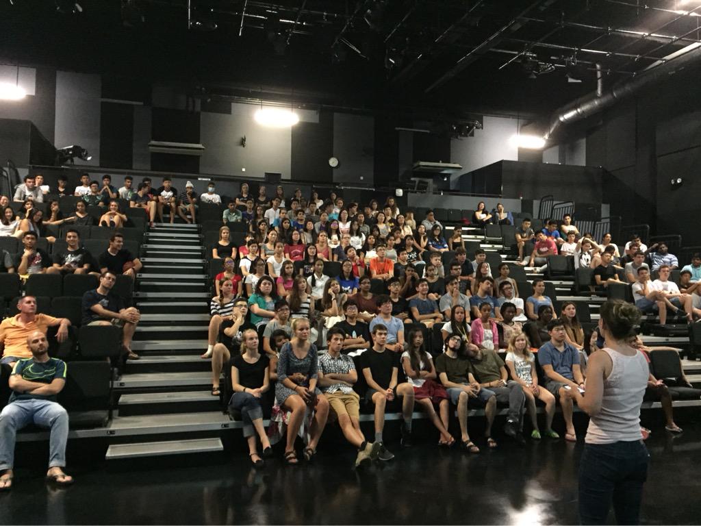 TampinesHouse's tweet photo. First whole-house assembly! #goodtobetogether #uwcsea_east #TampinesHouse http://t.co/UJaxmPSV8W