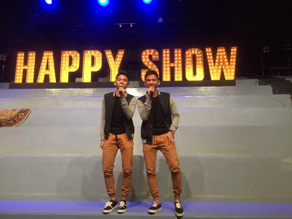 DA2_Ridho's tweet photo. Assalamualaikum..
Ini Buat teman teman kidho😘
Nnton yuuk.
Kita tak kan pernah berubah😇
#HappyShowTTVAdaRizkiRidho http://t.co/beq22QUNsl