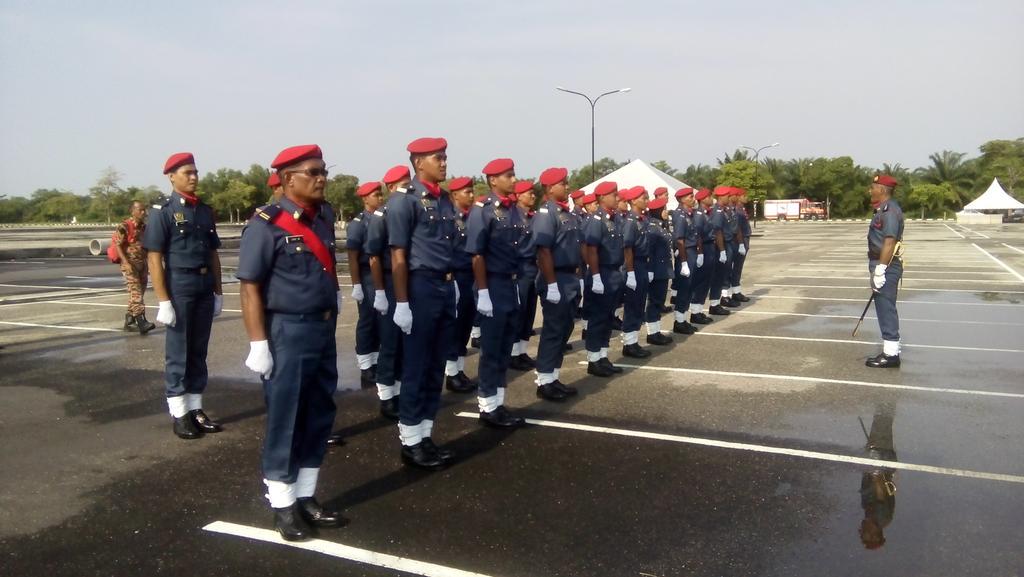 1st day - Pertandingan Kawad Kaki @bombaJBPM 
#PKK2015
