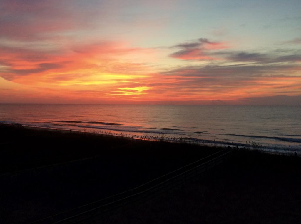 curtcooper4's tweet photo. Sunrise at Carolina Beach. http://t.co/xJaB2vGKkb