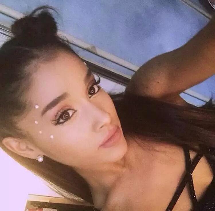 ArianasUpdateFR's tweet photo. #PHOTOS Via Instagram http://t.co/3rDVz2f2Tj