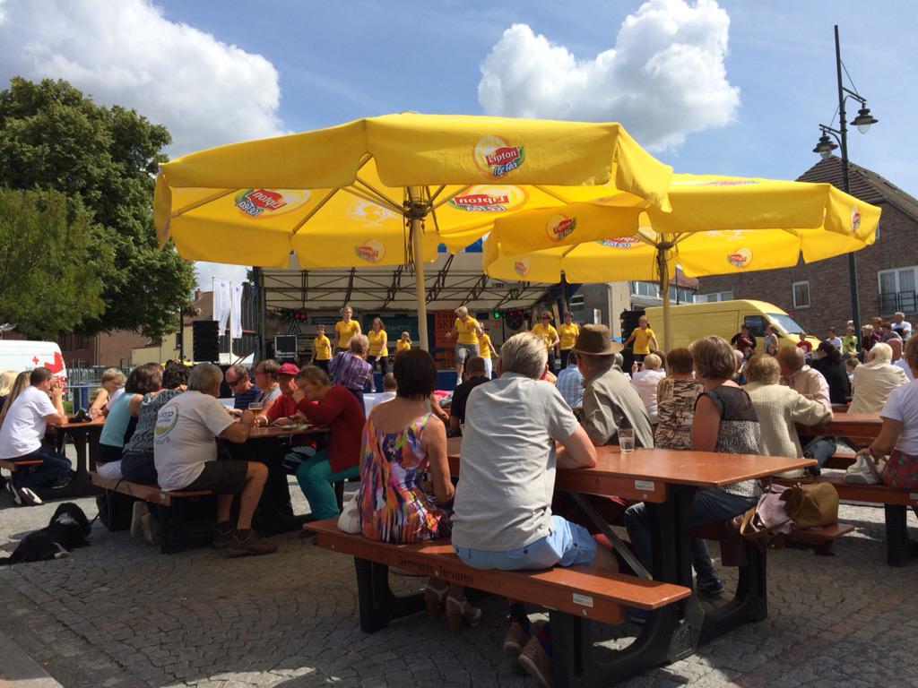 gt_tervuren's tweet photo. Prachtig weer, prachtige acts, geweldige sfeer! #duisburgsefeesten #tervuren #feestcomite http://t.co/ZH5Dbofi0O