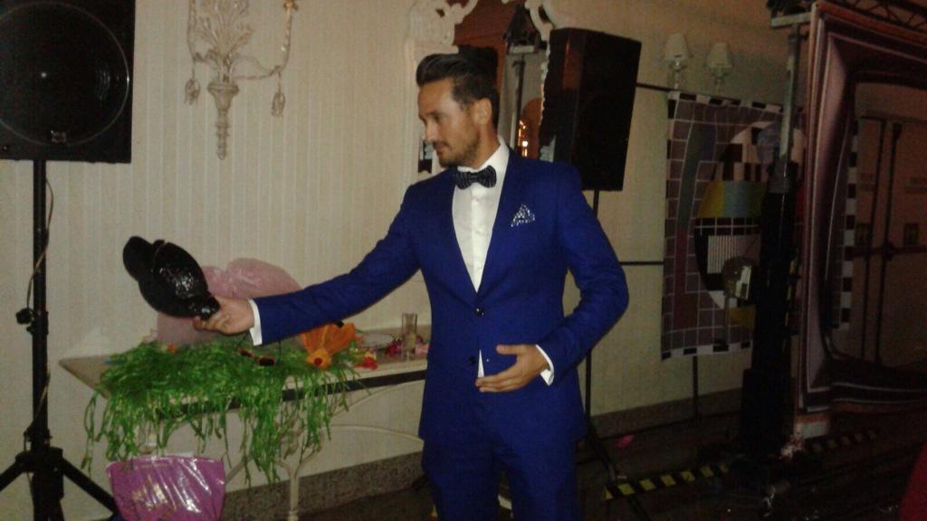 SainzRake's tweet photo. De bodorrio 💍💍👰👰 http://t.co/Eyu4eh2avw