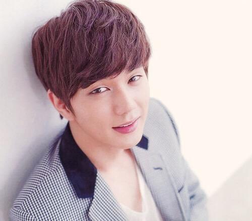 Happy Birthday cute and handsome actor Yoo Seung Ho    