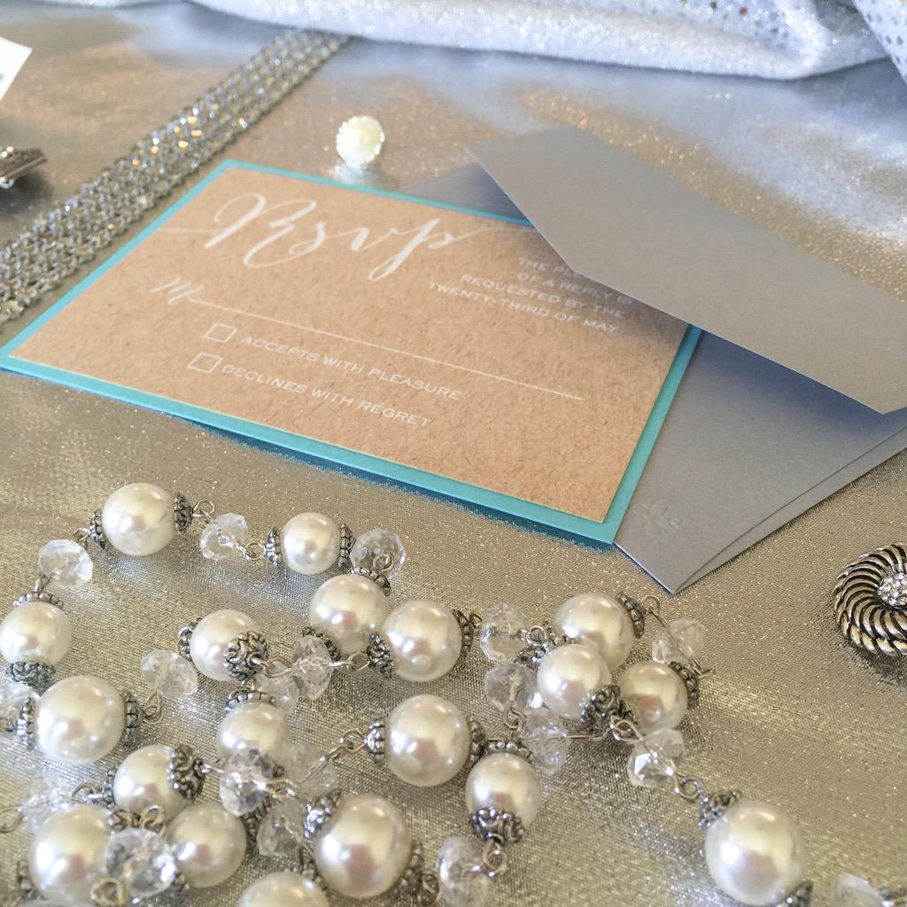 BFoxCreative's tweet image. Add a backing to your #wedding #invitation RSVPs for a layered look!