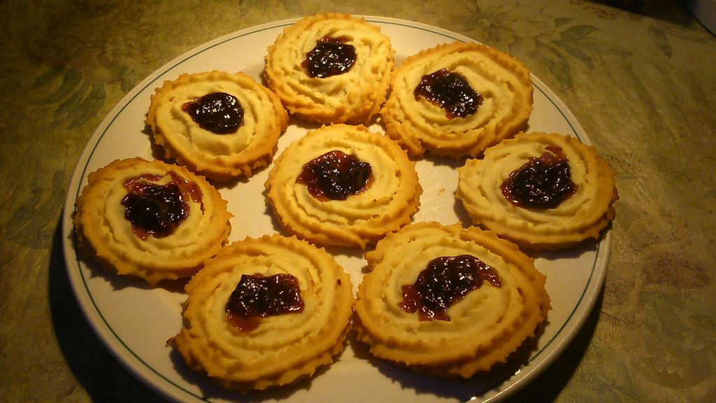 AnnikMart's tweet photo. Грустно стало. Пеку печеньки... http://t.co/yFfXlKoQAO