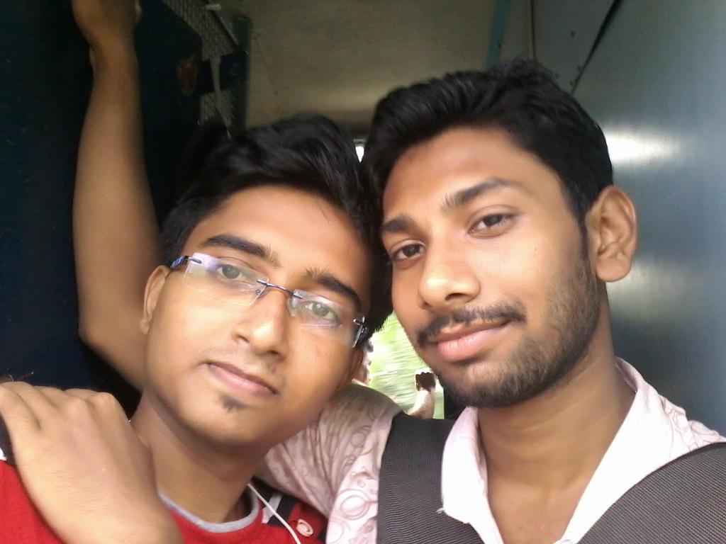 nabinroy0's tweet photo. Me &amp; my friend #monoj http://t.co/b21GxNA9fC