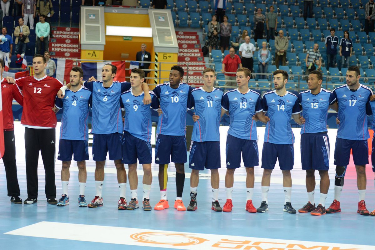 HandNews_Live's tweet photo. [#MondialU19] Quelques images de la victoire des Bleuets contre la Suisse 🇫🇷🇫🇷 (Photos : IHF) #handball #FraSuiU19 http://t.co/jln9sj8xOL