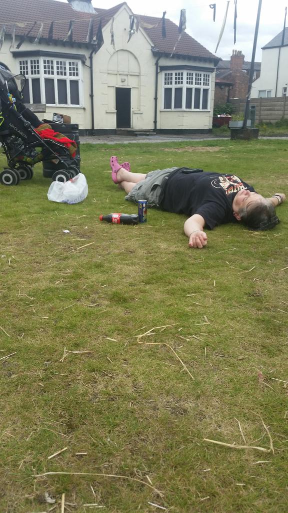 Dani_B's tweet image. .@essers is feeling a bit worse for the wear this morning. #attackofthebrides