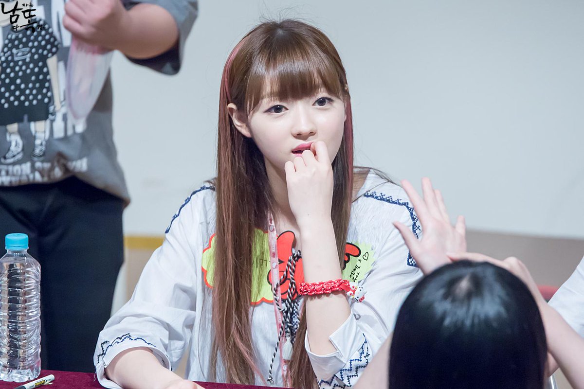 150712 건대 팬싸인회
오마이걸(OH MY GIRL) 유아 ①
20150421.com/341 10pic
cfile3.uf.tistory.com/original/225CF…
cfile26.uf.tistory.com/original/264A4…