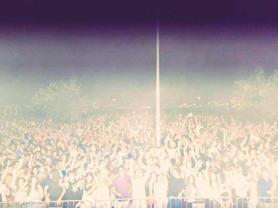 LasTeaPartyDjs's tweet photo. Peña ESKERRIK ASKO!!
#portuzaharrekojaiak #algorta BRUTAL!!
#summerTea http://t.co/2thkpuavVB