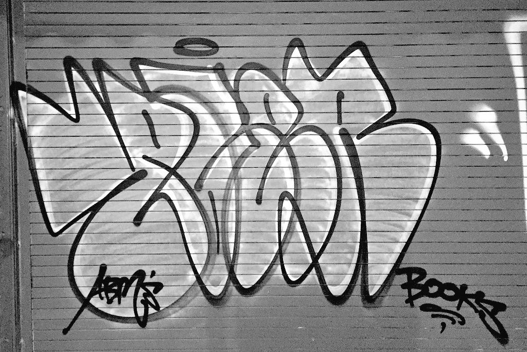 collective_co's tweet image. Saw this One walking up Spdaina Ave. #PoserGraff #Throwy #ABMcrew #ChinaTown