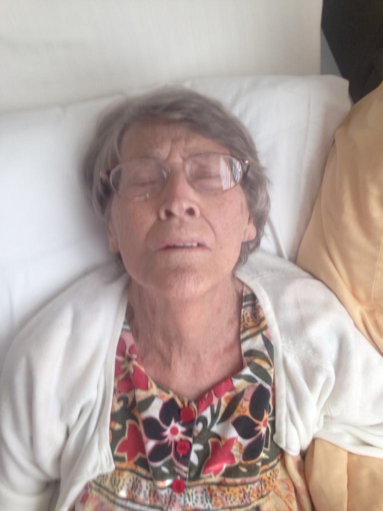 e_paton's tweet photo. Mom is tired and ready to be with Jesus. This morning she woke up and felt like today could be the day #prayer http://t.co/cOzLXC7VPr