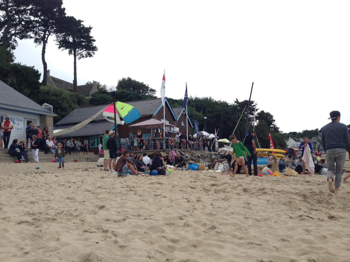 TCombabessou's tweet photo. #legalion descend à la plage #portmer http://t.co/P98fJZtWGJ