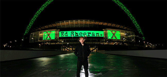 EdSheeranDotOrg's tweet photo. Ed Sheeran Live at Wembley Stadium airs TONIGHT - http://t.co/hhIrKXZuxZ @edsheeran http://t.co/4izQ2Hw0vI