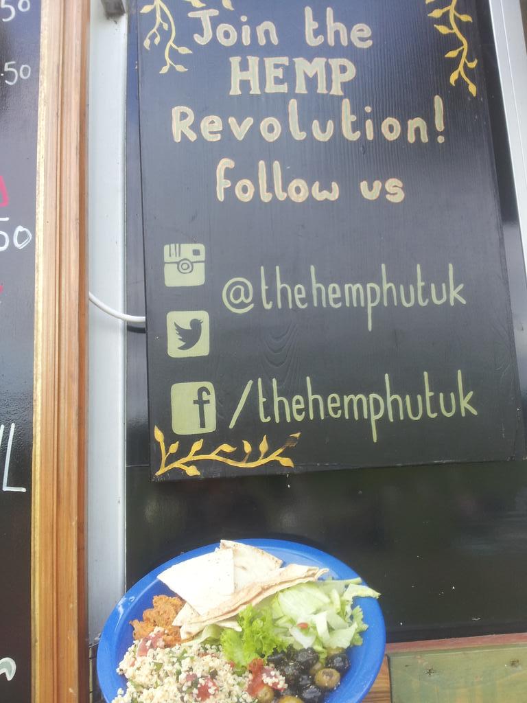 GlastoVegan's tweet photo. What's the best thing about this @Gathering_Green view? #Vegan food from @ThehempHutUK from West Wales http://t.co/3bCNoDjD0j