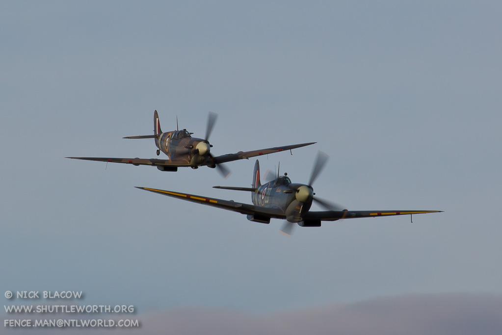 Manonthefence's tweet image. Magnificent #flyingproms @Shuttleworth_OW Trio of Spitfires were a highlight,