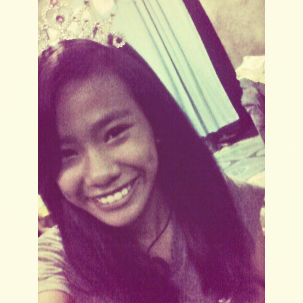 MyChinitacute19's tweet photo. #PrinsesaNgBuhayMo :* ♡♡
#QueenWithoutACrown♥ http://t.co/dFvQAanjCX