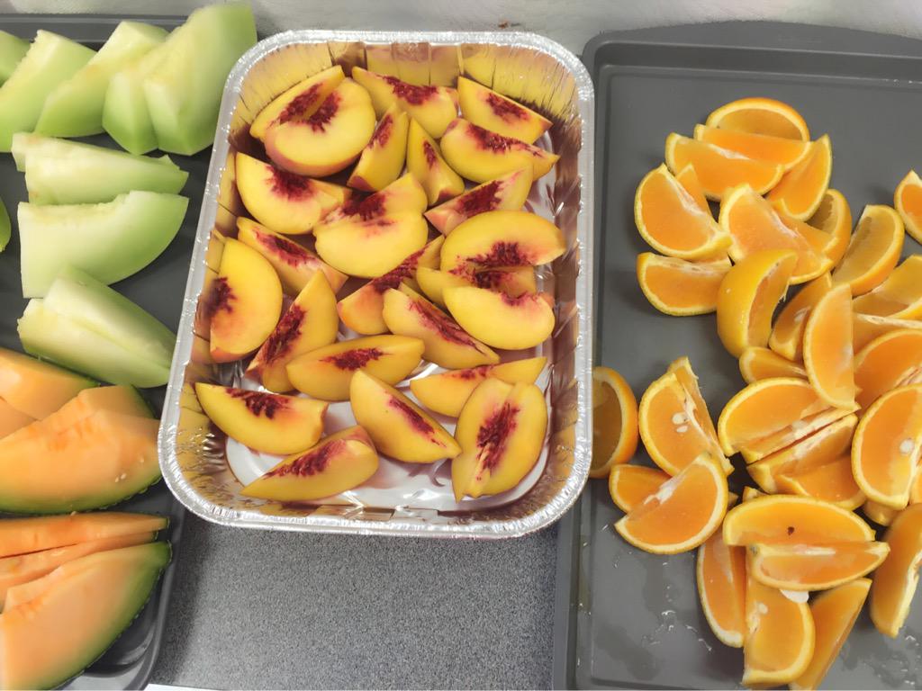 amyqdo1's tweet photo. Rewarding our hardworking TMs for tax free weekend with fruit/salad day #T1803# #lovemyTMs# http://t.co/8l7eKzeWQF