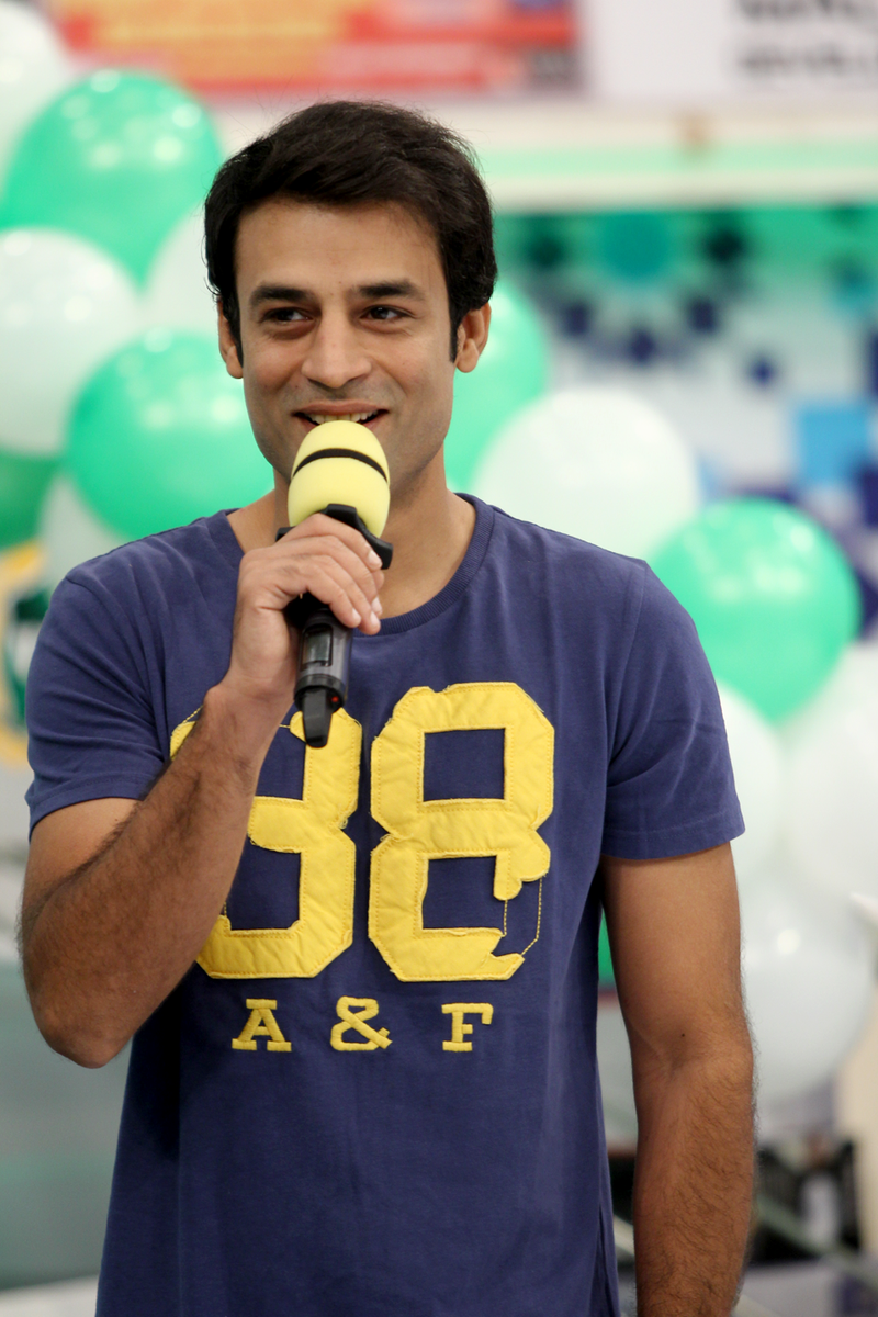 fahadmustafa26's tweet photo. Adnan Sarwar &amp; real life hero Hussain Shah on Jeeto Pakistan set ! http://t.co/RLHTtyNRLW