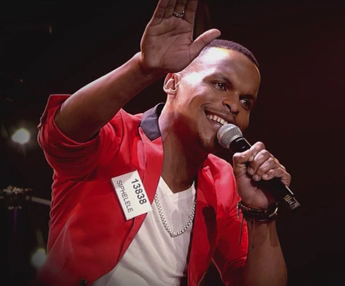 IdolsSA's tweet photo. Is Siphelele's performance better than the origional? See it here: http://t.co/SHVasz2Dzm #IdolsSA http://t.co/JVir8juVfb