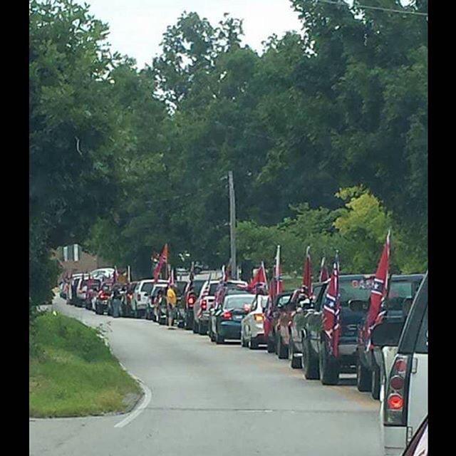 graycoatrebel's tweet photo. God Bless Dixie! http://t.co/ZRNB0vuG1Z