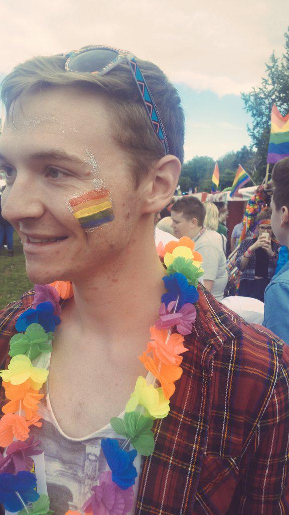 MelissaBlees's tweet photo. Amazing day yesterday at #PrideCymru seeing @jesslouiserees with @RainbowBridgeVS still finding glitter everywhere! http://t.co/oIa0Zf4qCt