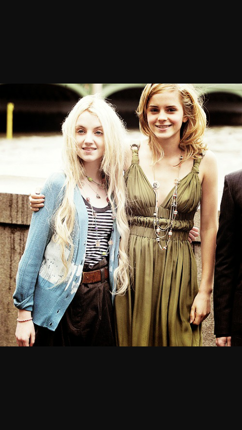 Happy birthday!! Evanna Lynch:) 