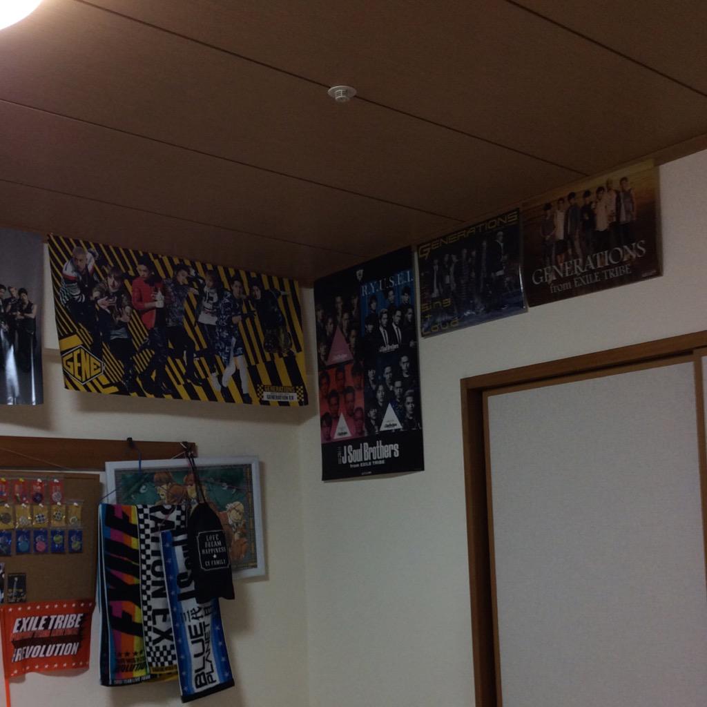 nonnon1907's tweet photo. 結構キレイになったー😳✨😂
こんなにキレイになったの久しぶりかもww
サイン飾るの時間かかった😂 http://t.co/pe3atsrCOi