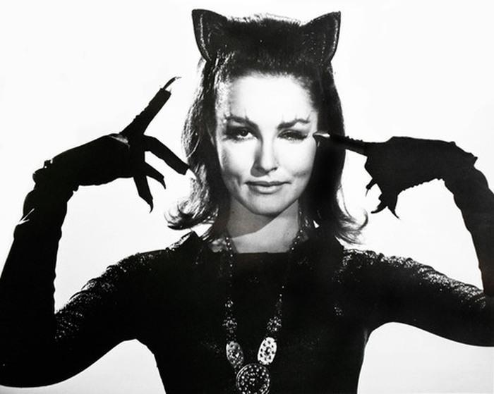 Happy birthday to enduring black cat style icon Julie Newmar! ( 