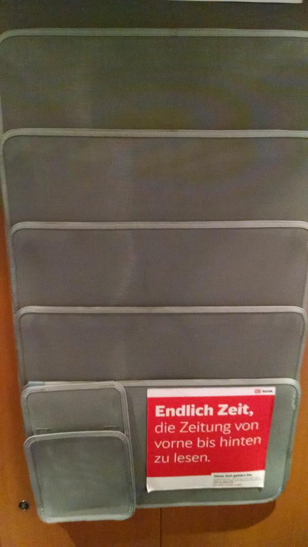 kierkegaard21's tweet photo. @DB_Bahn Wurde das Angebot mit den Zeitungen im Zug abgeschafft? Den dritten Tag in Folge finde ich nur leere Taschen http://t.co/dYM0AfBU6F