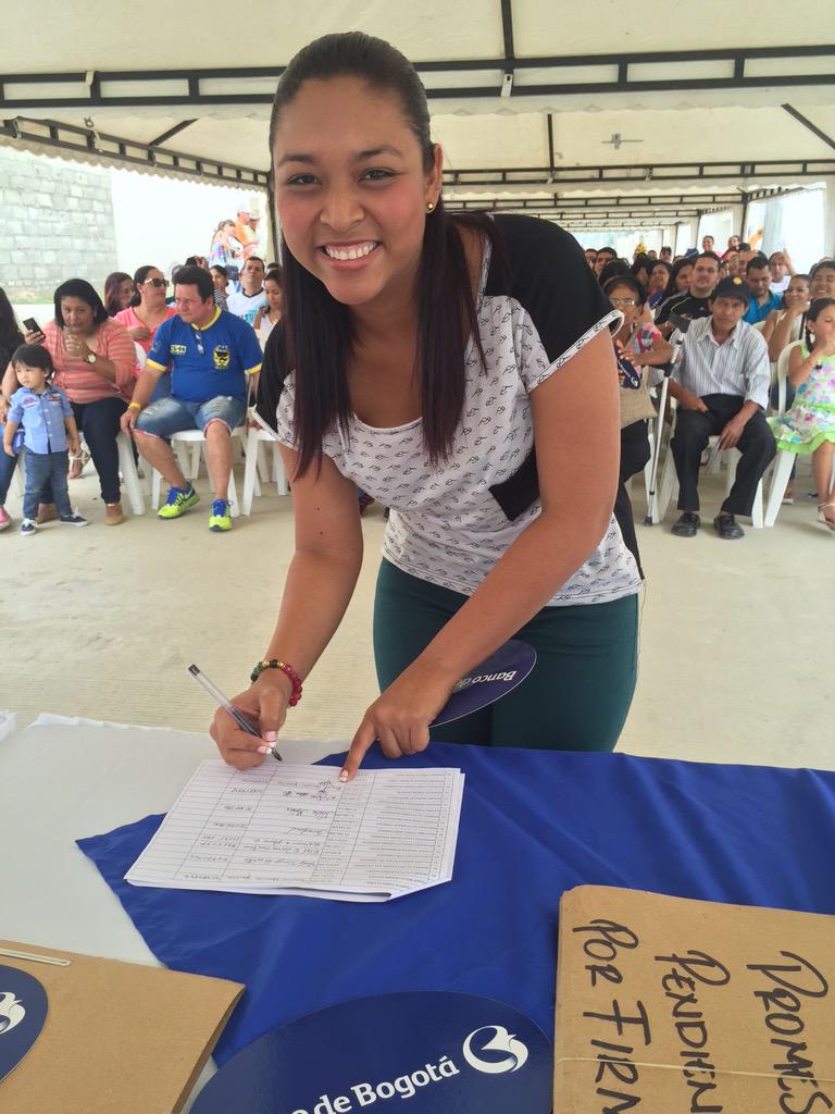 Hoy estamos entregando 118 promesas de compraventa. Para nosotros es un orgullo ser parte de un sueño hecho realidad.