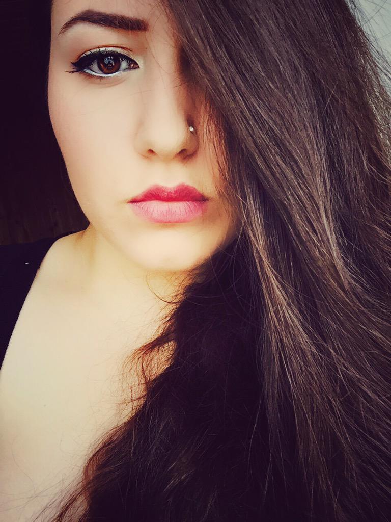 Sen ol da ister yâr ol, ister yara..lütfun da başım üstüne, kahrın da.- Şems-i Tebrizi