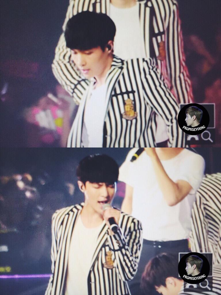 PROMISEYIXING1's tweet photo. 150816 #张艺兴 #LAY 😍 http://t.co/Av0mnYaiTw