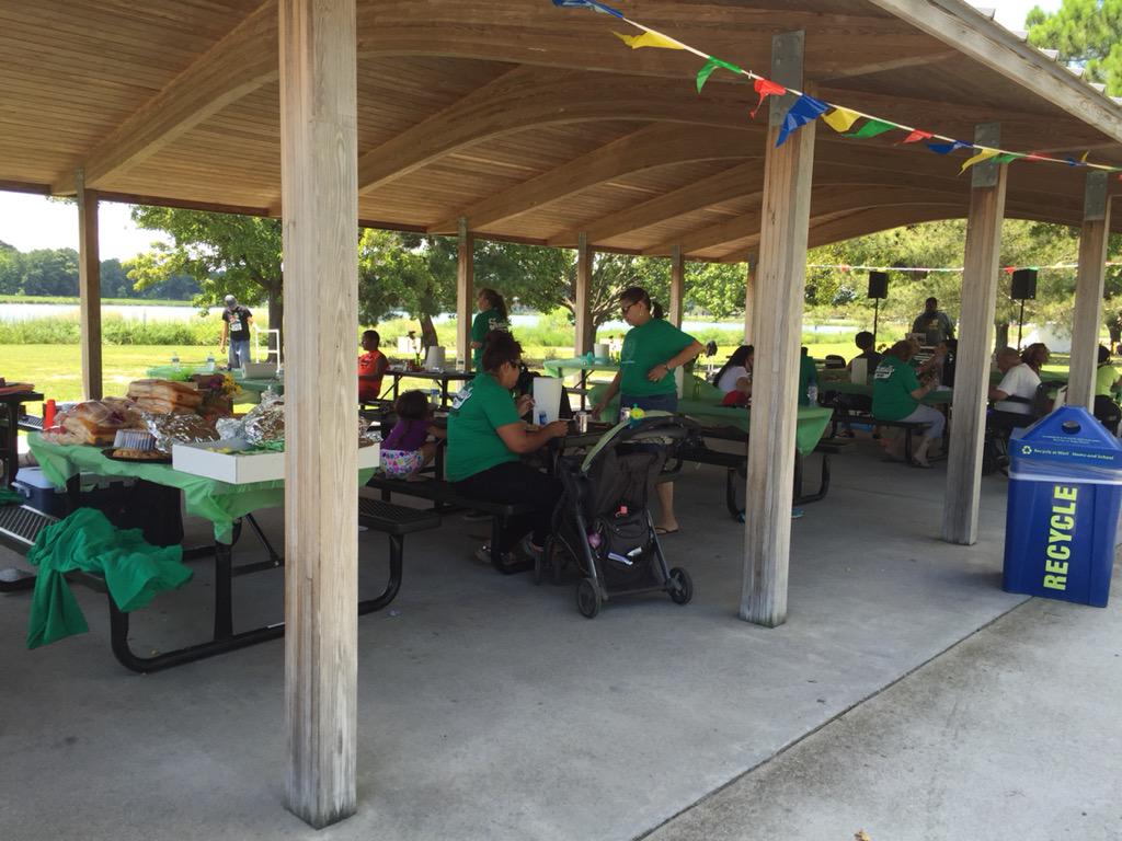 Family Fun Day VOA 4626 <a href="/DavidGormanHD/">David Gorman</a> <a href="/GwenettaGossett/">GwenettaGossett</a> <a href="/OglePatrick/">Patrick Ogle</a> <a href="/david_jusino/">davejusino</a> <a href="/charliesheen/">Charlie Sheen</a>