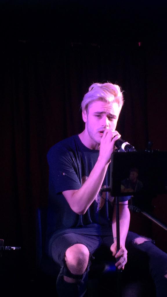StereoKicksAR's tweet photo. Tom y Casey anoche // Tom and Casey last night (3)
📷: @GETSTUPIDCASEY 
#SKA http://t.co/LFlAjeIesg