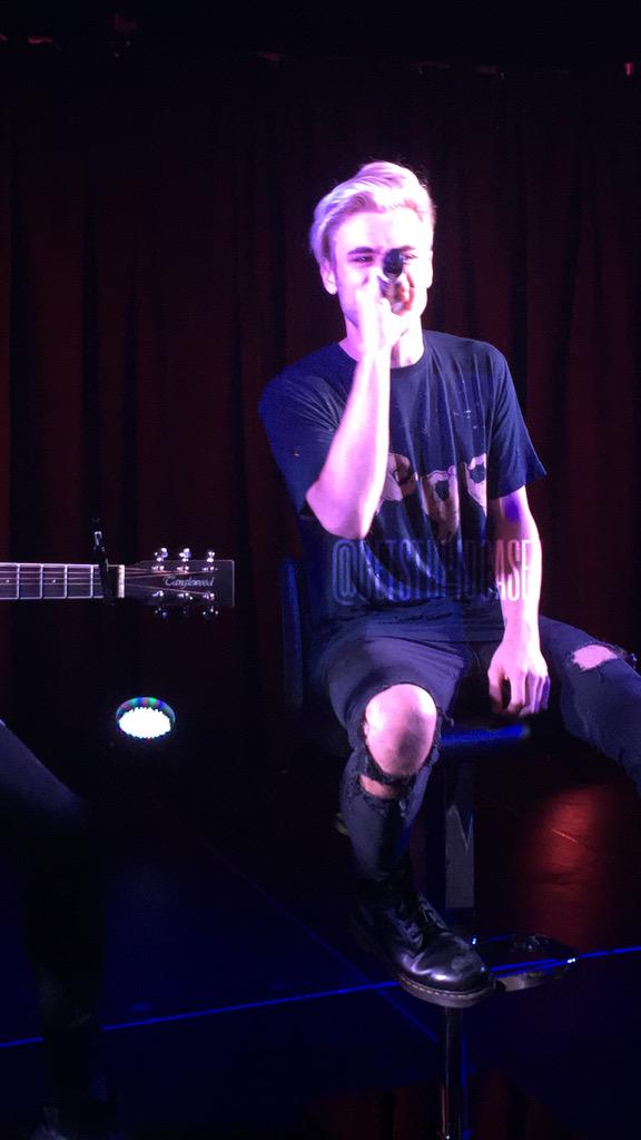 StereoKicksAR's tweet photo. Tom y Casey anoche // Tom and Casey last night (3)
📷: @GETSTUPIDCASEY 
#SKA http://t.co/LFlAjeIesg